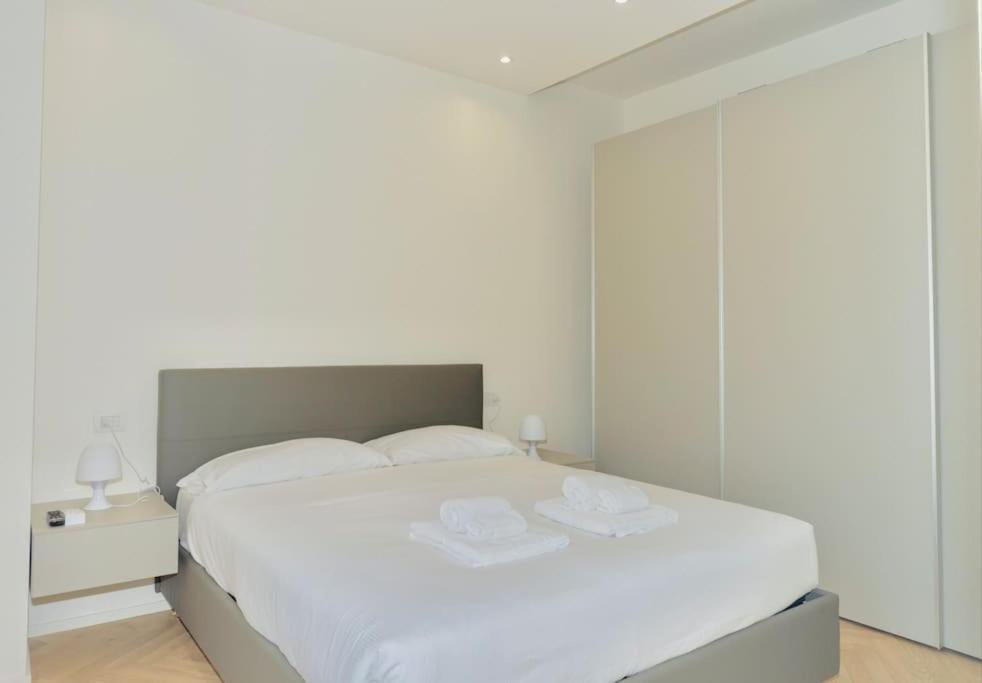 Sky View -Porta Nuova- Appartamento 2 Con Balcone ミラノ エクステリア 写真